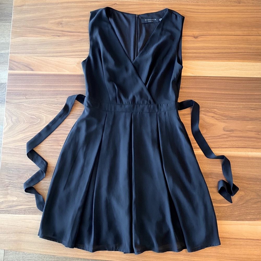 ANGEL EYE Black Aline V-neck Midi Dress